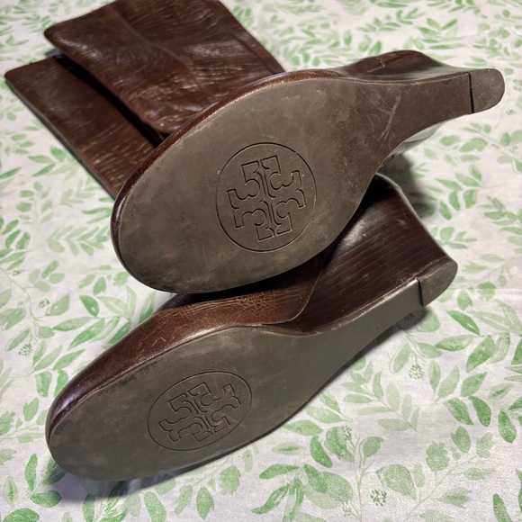 Tory Burch - Dabney Brown Heeled/Wedge Boots with Sleek Silhouette - Picture 6 of 9